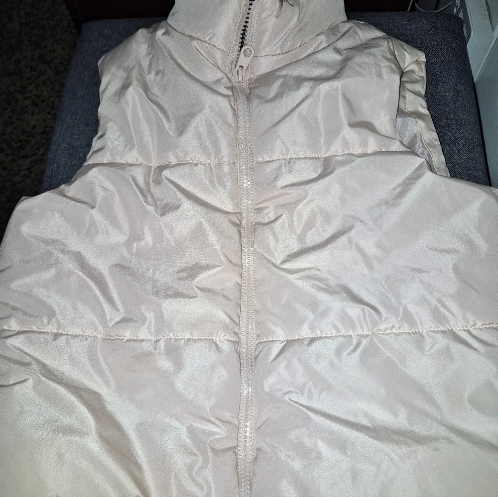 GB Girls Pink Puffer Vest. SZ L
